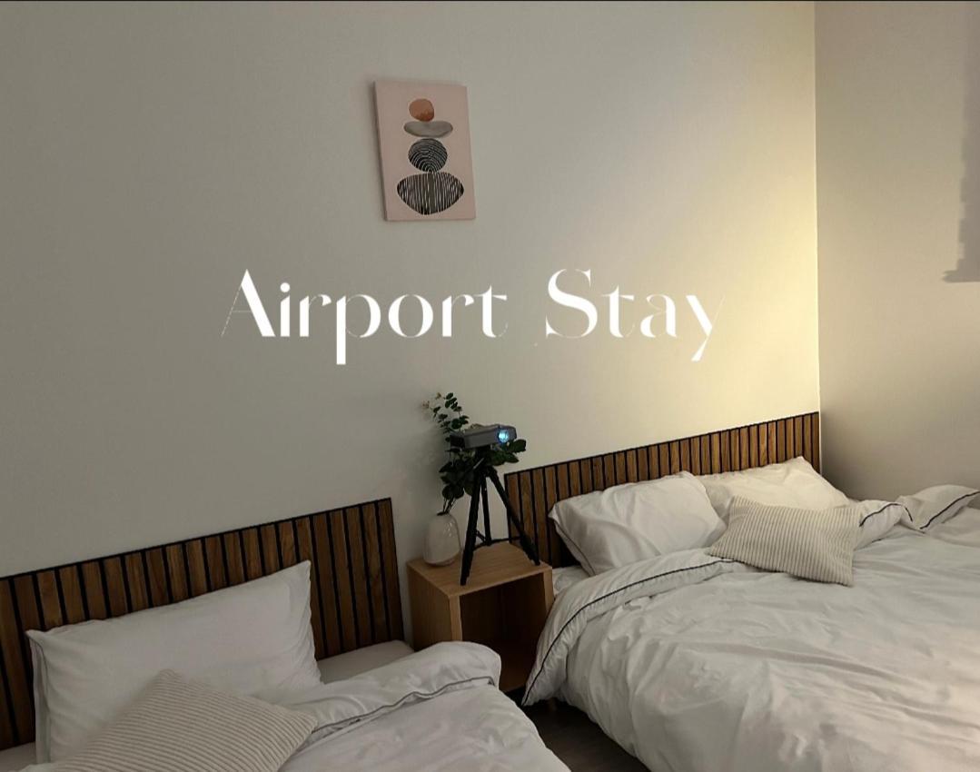 3-bed Gimpo Airport Stay, Filtered Water, Dryer, Early Check-in Or Late Check-out Flexibly