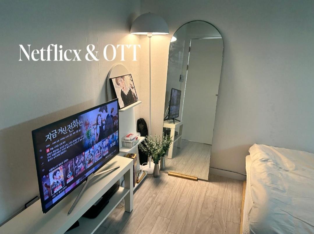 3-bed Gimpo Airport Stay, Filtered Water, Dryer, Early Check-in Or Late Check-out Flexibly Apartment Seoul