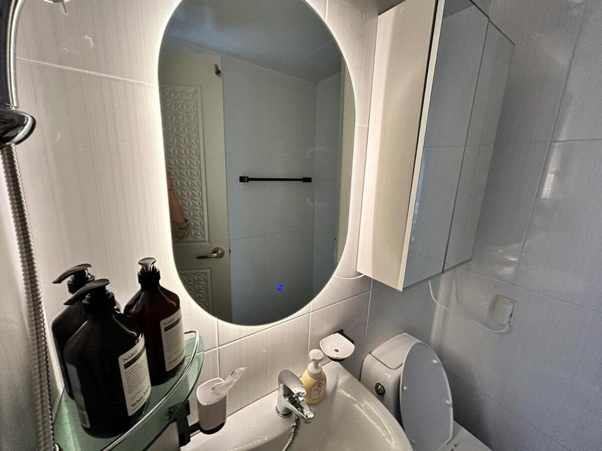 3-bed Gimpo Airport Stay, Filtered Water, Dryer, Early Check-in Or Late Check-out Flexibly * Seoul