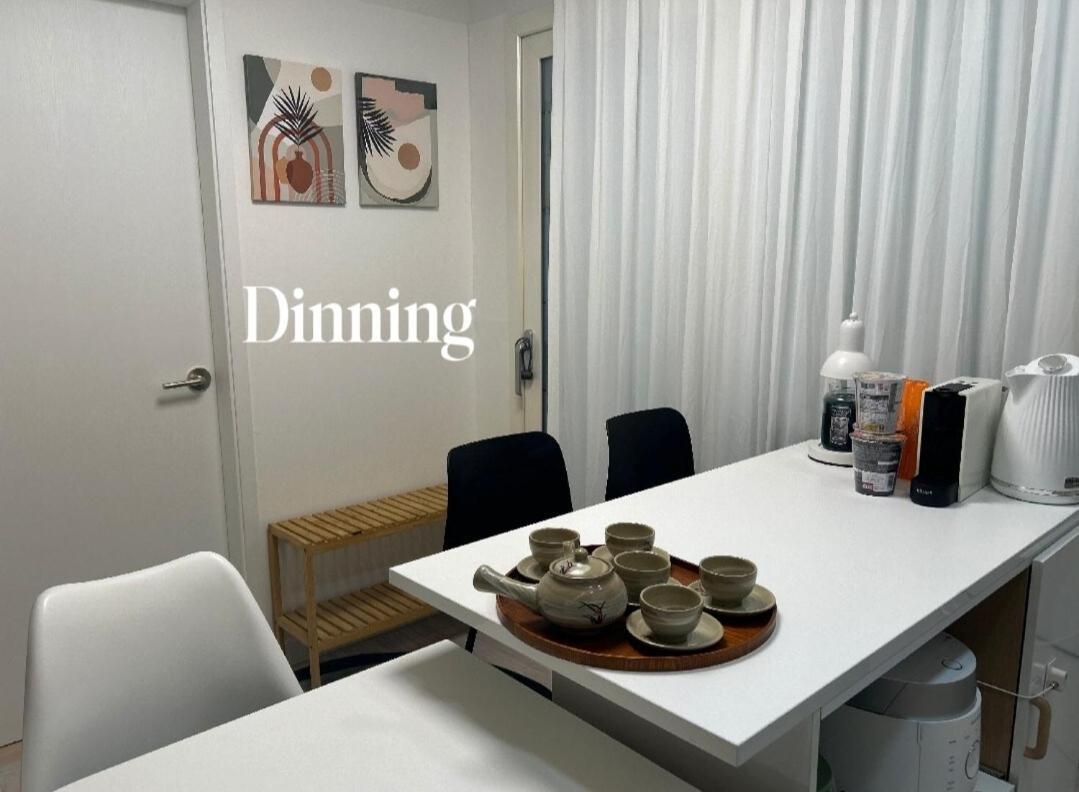 3-bed Gimpo Airport Stay, Filtered Water, Dryer, Early Check-in Or Late Check-out Flexibly Apartment