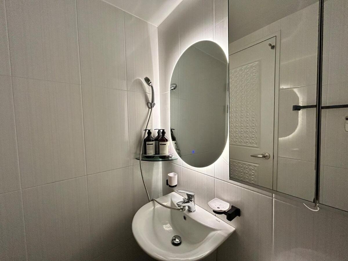 3-bed Gimpo Airport Stay, Filtered Water, Dryer, Early Check-in Or Late Check-out Flexibly * Seoul